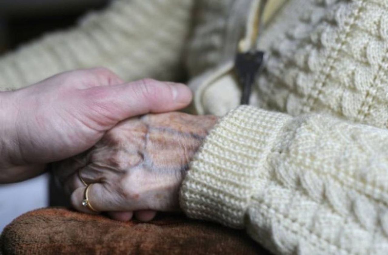 Fin de vie «Estil encore acceptable de mourir seul en 2020 ?» Le Parisien Fin de vie «Estil encore acceptable de mourir seul en 2020 ?» Le Parisien