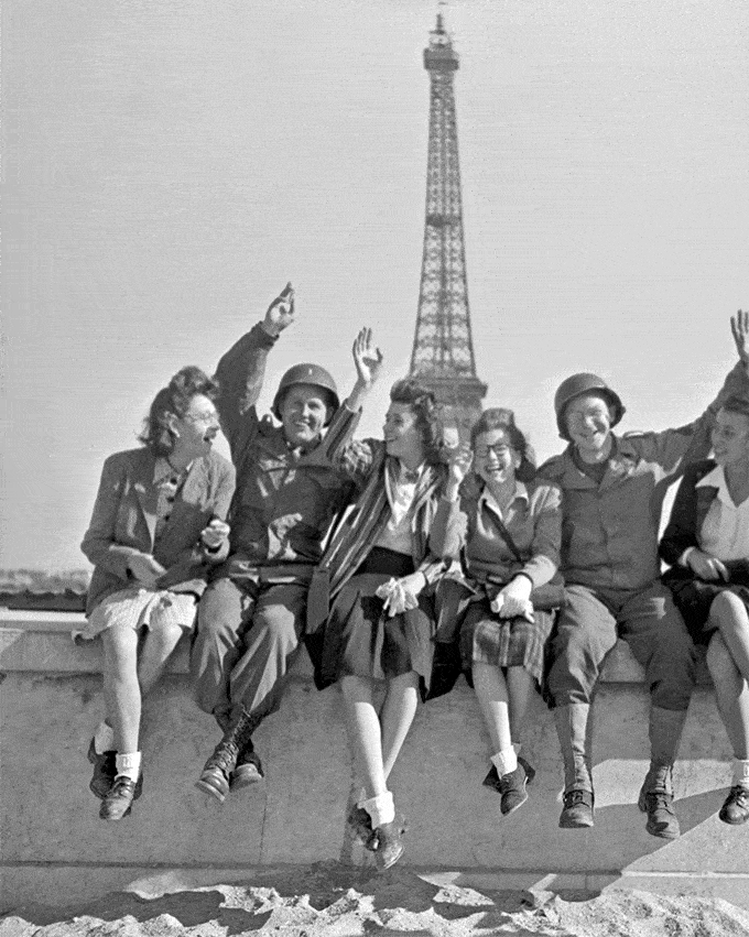 Avant Apres Six Lieux Emblematiques De La Liberation De Paris En Photos Le Parisien