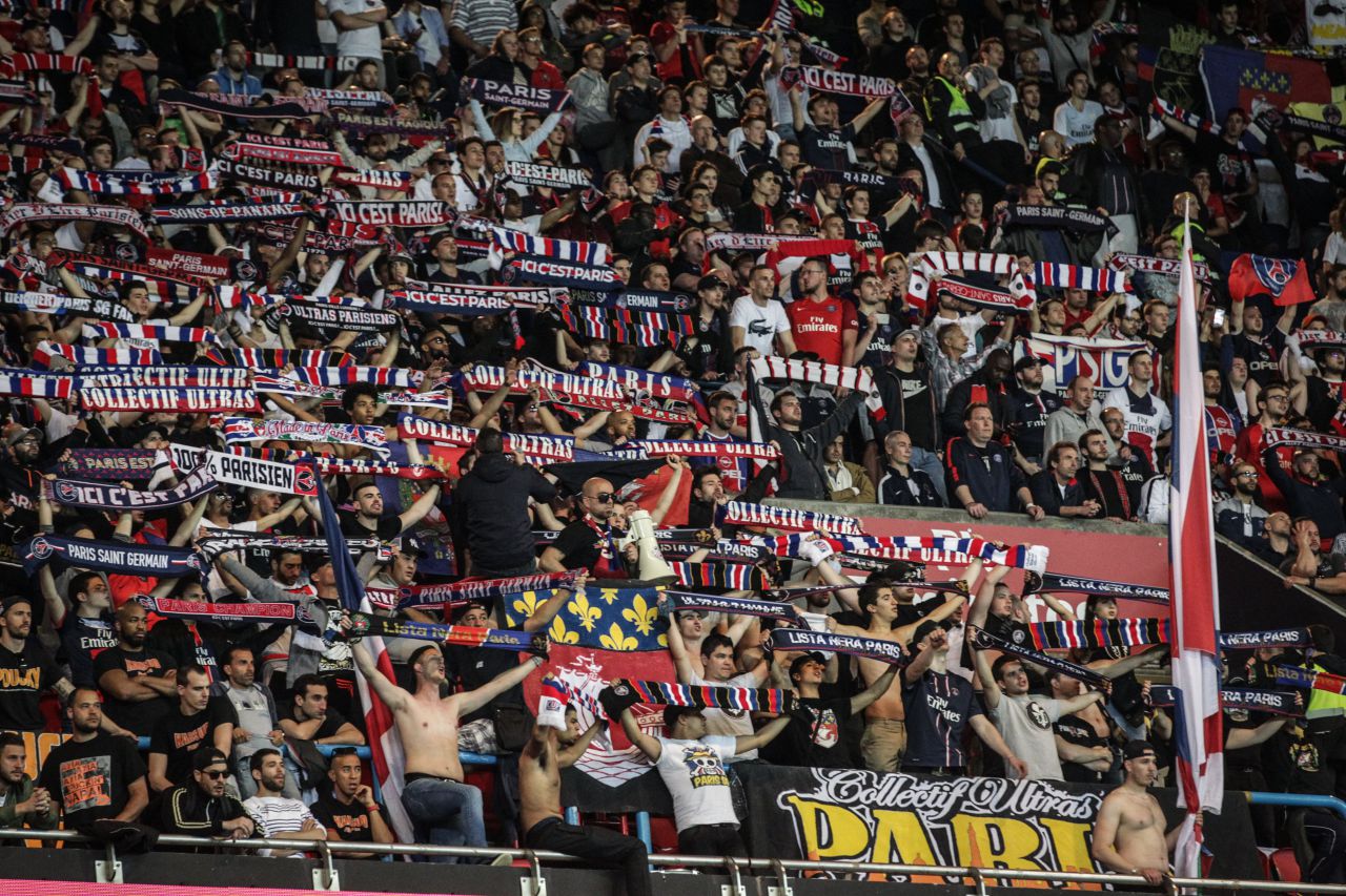 PSG Le Virage Auteuil Affiche Complet Le Parisien