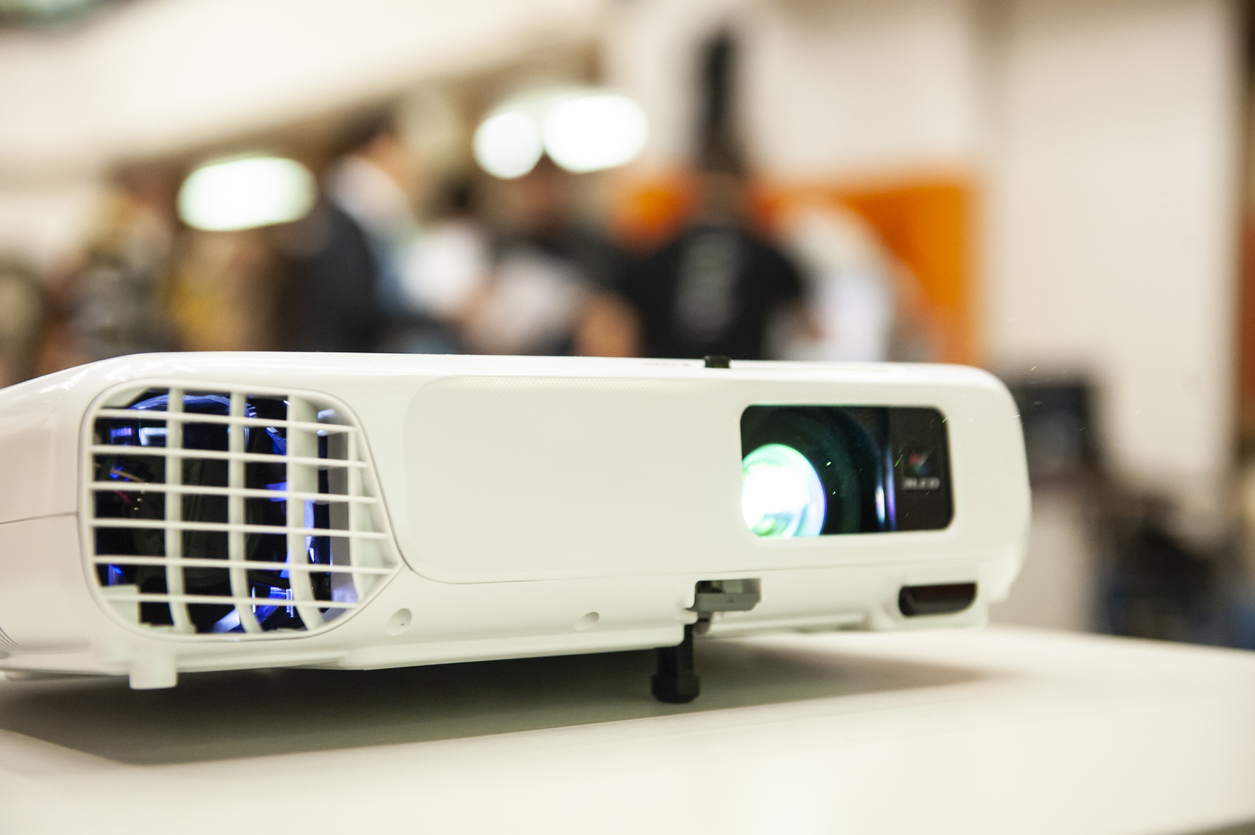 Comment brancher un vidéoprojecteur ? - Le Parisien
