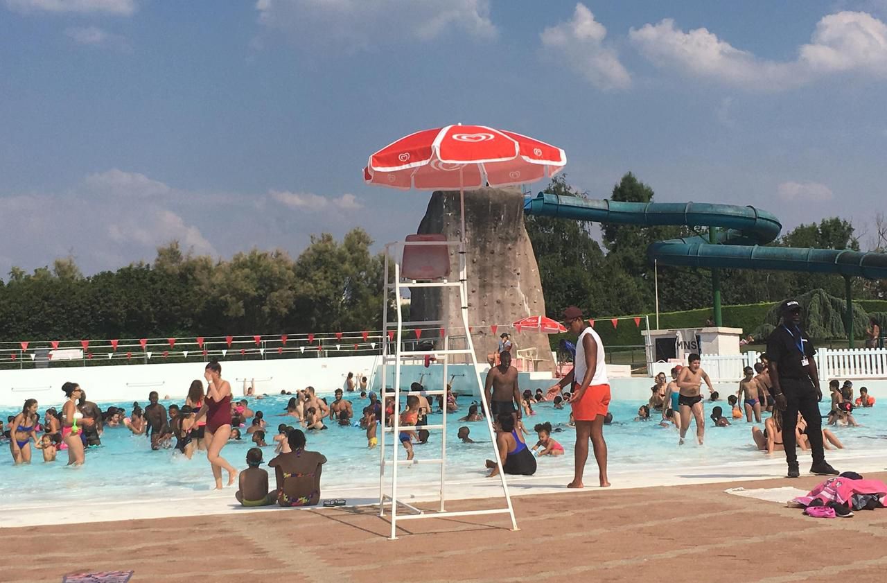 Piscine à Vagues De L'île De Loisirs De Créteil Créteil : la piscine à vagues fait le plein - Le Parisien
