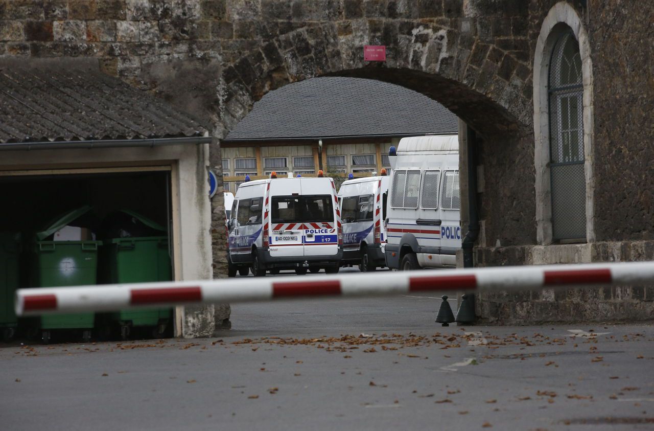 Un jeune Tunisien découvert mort au centre de rétention de Vincennes - Le Parisien
