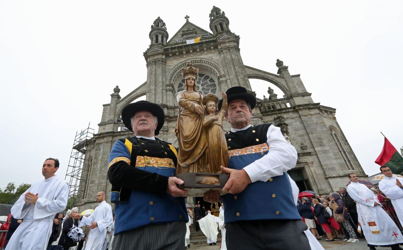 En Bretagne, les pardons c'est sacré - Le Parisien En Bretagne, les pardons c'est sacré - Le Parisien