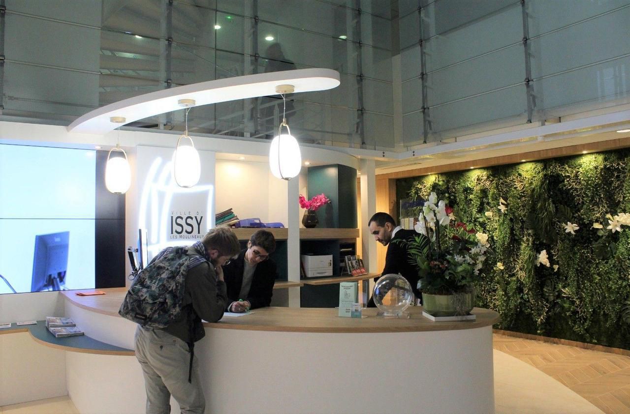 IssylesMoulineaux le centre administratif plus accueillant et plus moderne Le Parisien