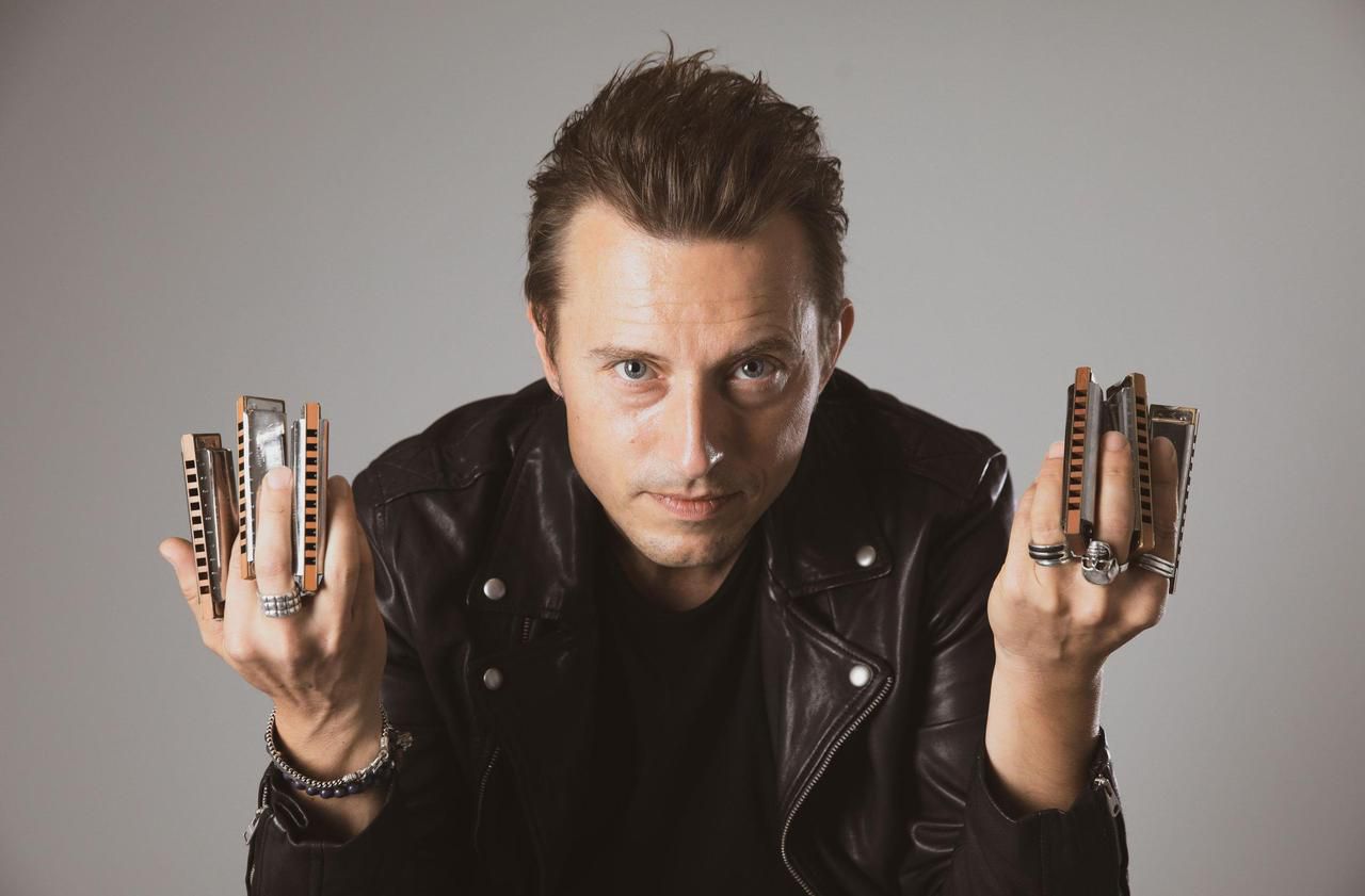 harmoniciste de johnny solo harmonica johnny hallyday Shotgnod