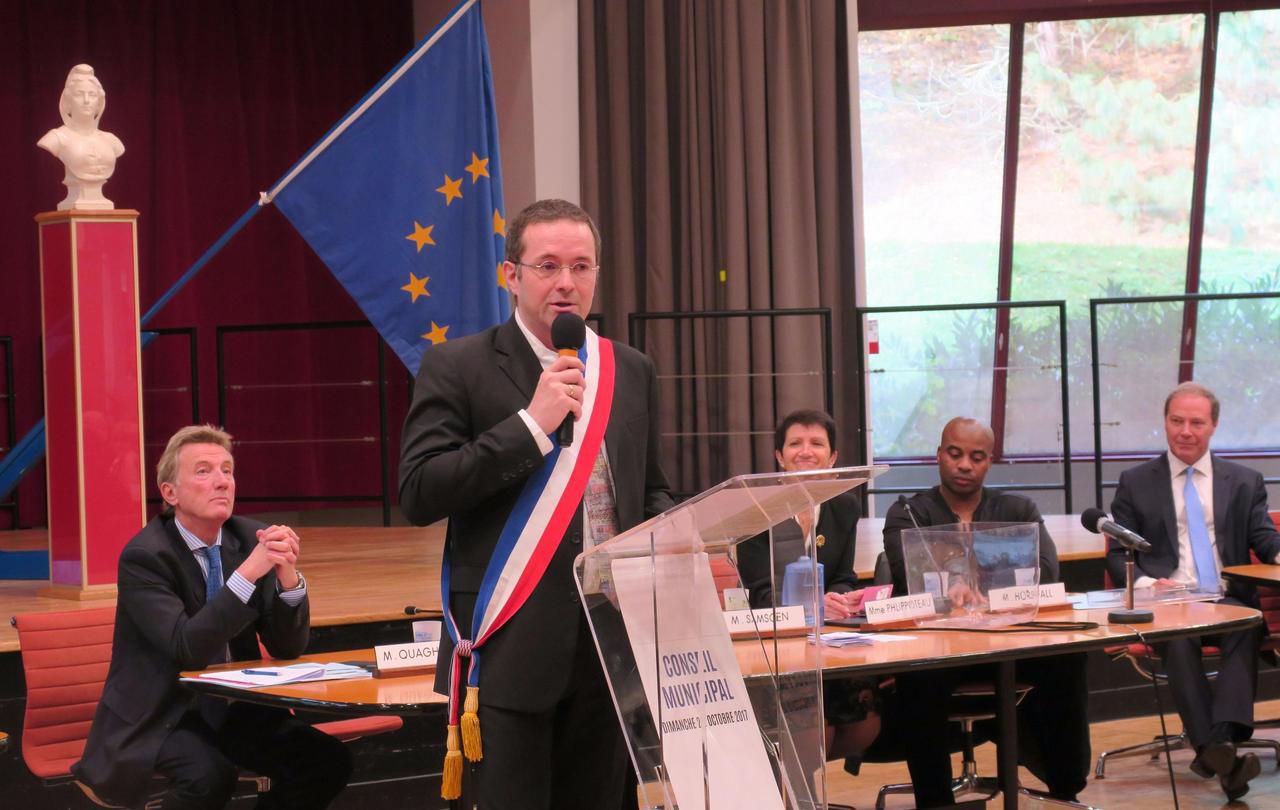 Massy les larmes et les promesses du nouveau maire Le Parisien Massy les larmes et les promesses du nouveau maire Le Parisien