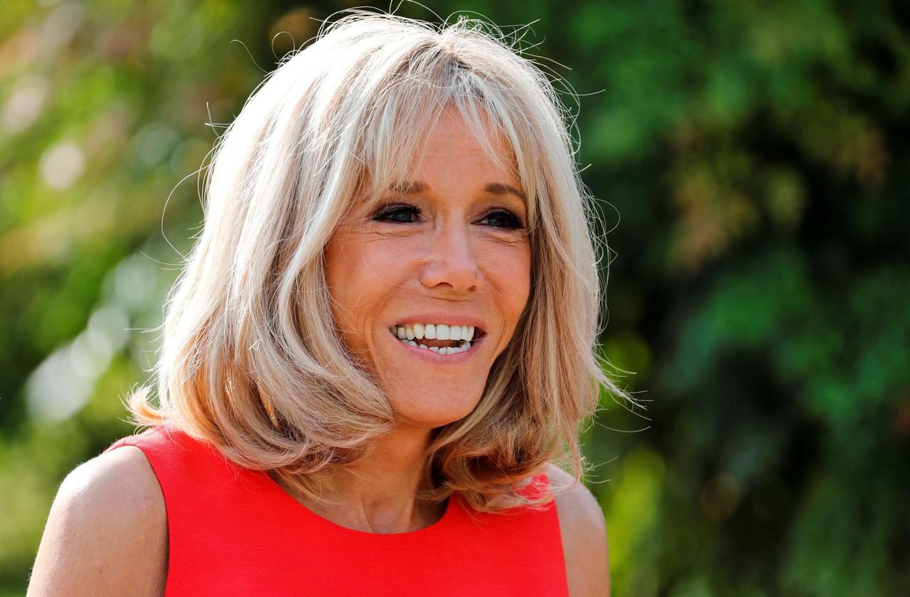 Quel Est Le Loisir Préféré De Brigitte Macron Insulte de Bolsonaro : Brigitte Macron touchée par les « excuses » de