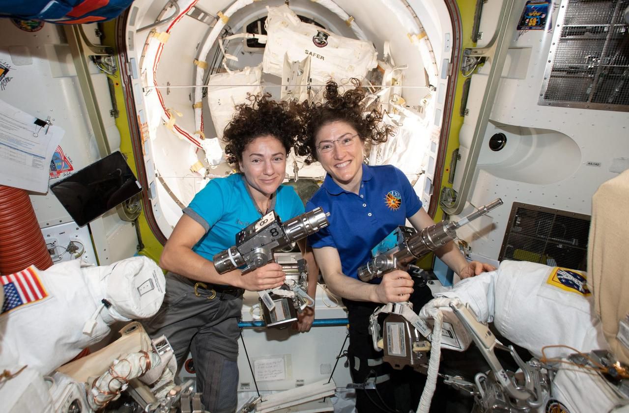 Space Force Pourquoi Sa Femme Est En Prison Première sortie dans l’espace de deux femmes astronautes ce vendredi