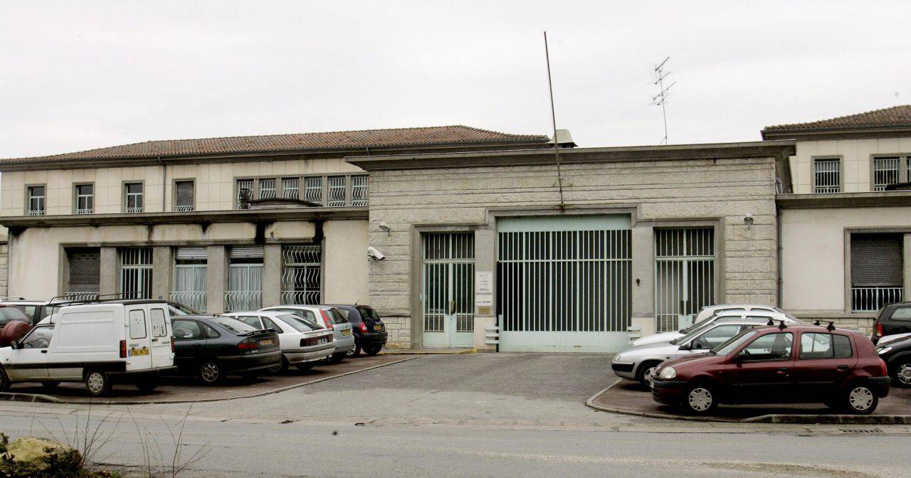 Hôpital Cadillac Les Fous Les Plus Dangereux De France Les criminels les plus dangereux de France vont être étudiés de près