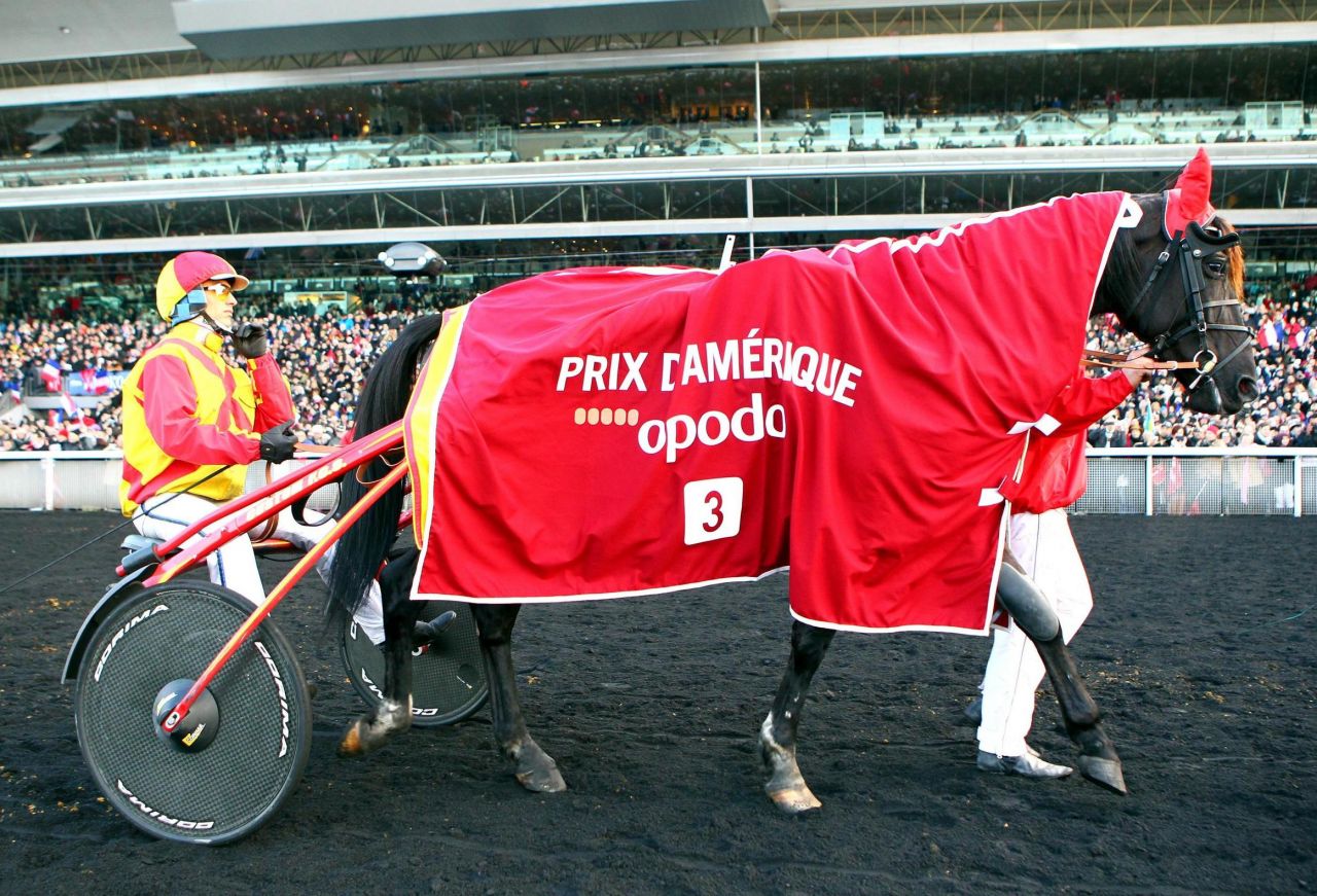 Voltigeur sort ses armes Le Parisien
