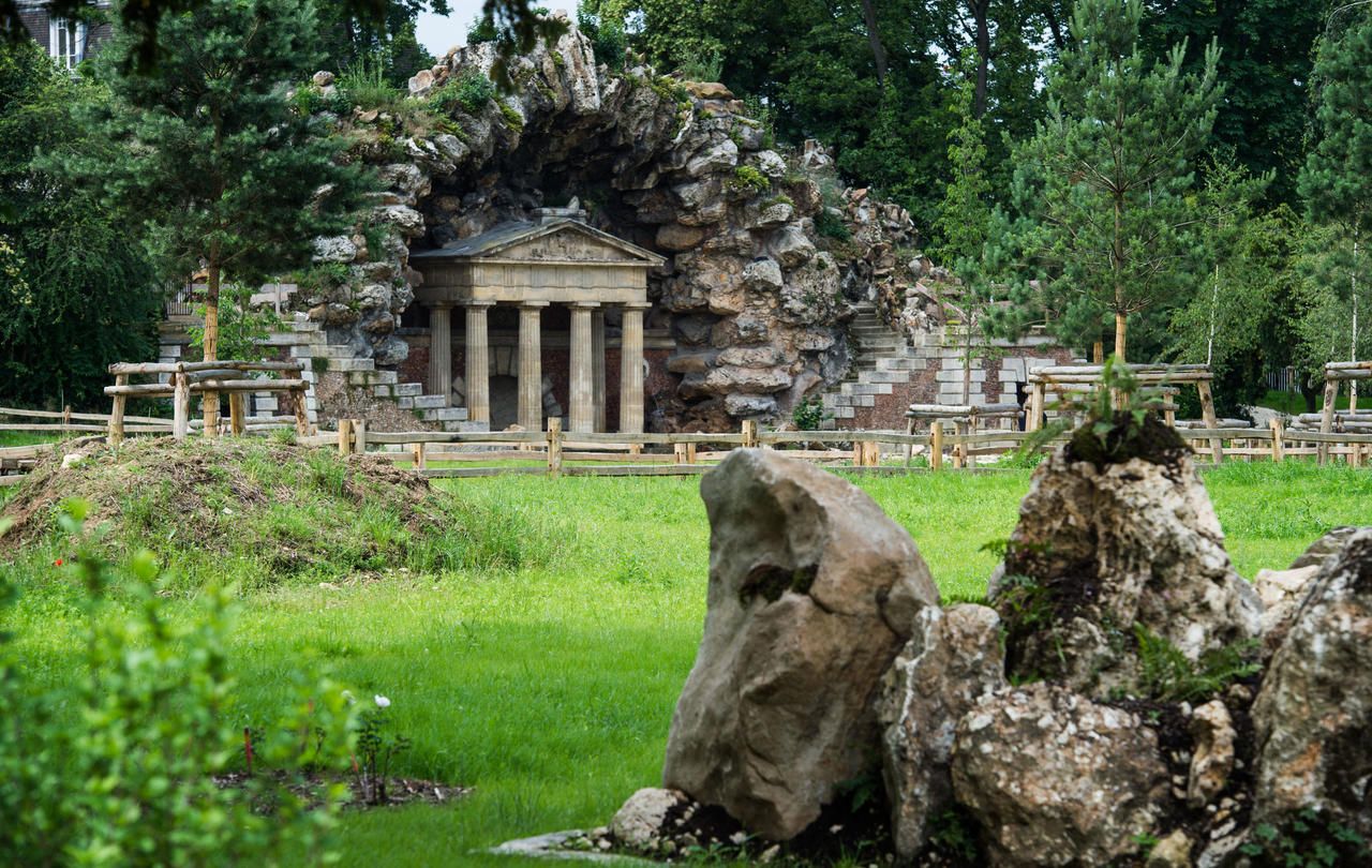 Parc De Jeux De La Folie Saint James
