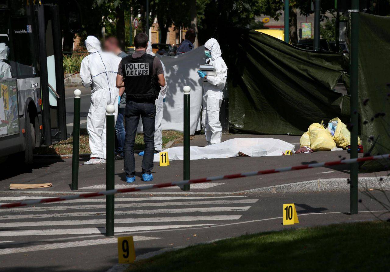 Crimes et délits quand la police voit double Le Parisien