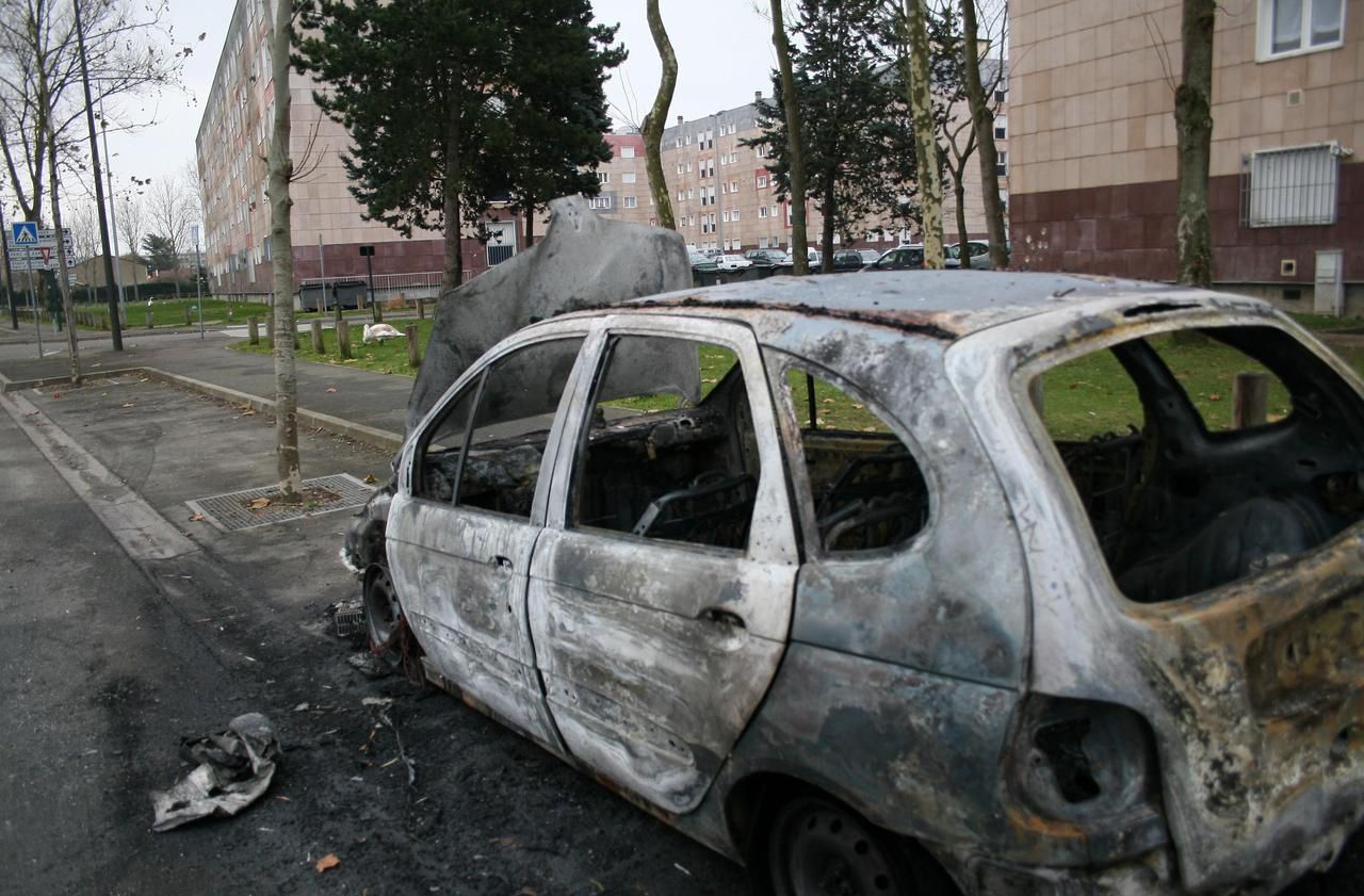 Bruler Sa Voiture Pour Toucher L Assurance Yvelines : il incendie sa voiture pour toucher l’assurance - Le Parisien