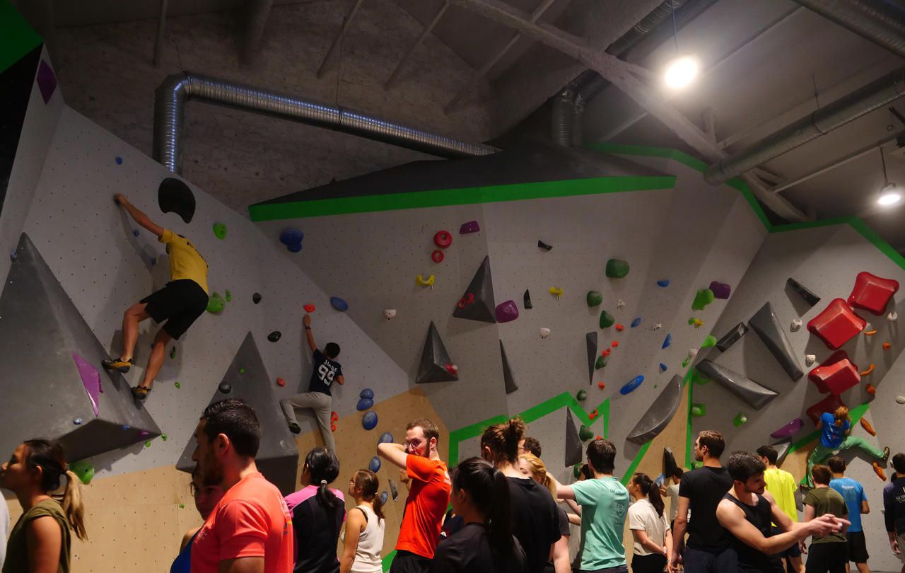 A Paris, l’escalade de bloc, le sport qui grimpe, qui grimpe - Le Parisien
