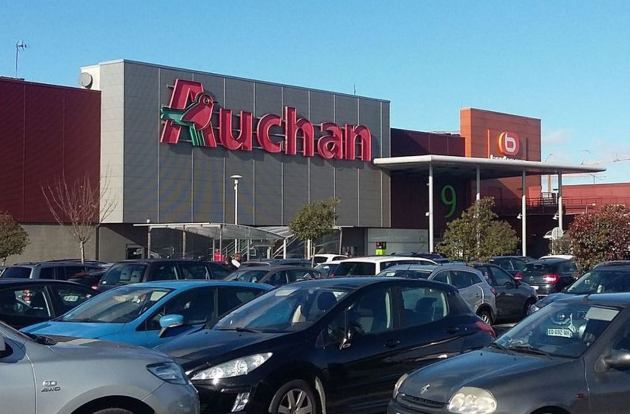 Vers un plan de départs d’au moins un millier de salariés chez Auchan ...