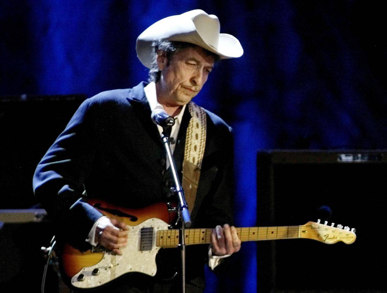 Musicien Ayant Reçu Le Prix Nobel De Littérature VIDEOS. Le prix Nobel de littérature attribué au chanteur américain Bob  Dylan - Le Parisien