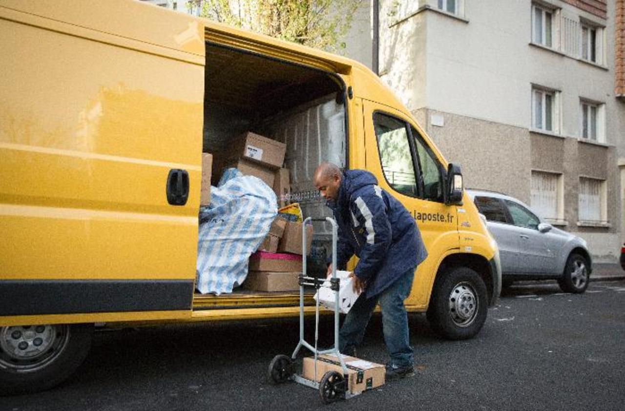 La Poste Recrutement Facteur 974 La Poste va recruter plus de 3 000 facteurs en 2018 - Le Parisien