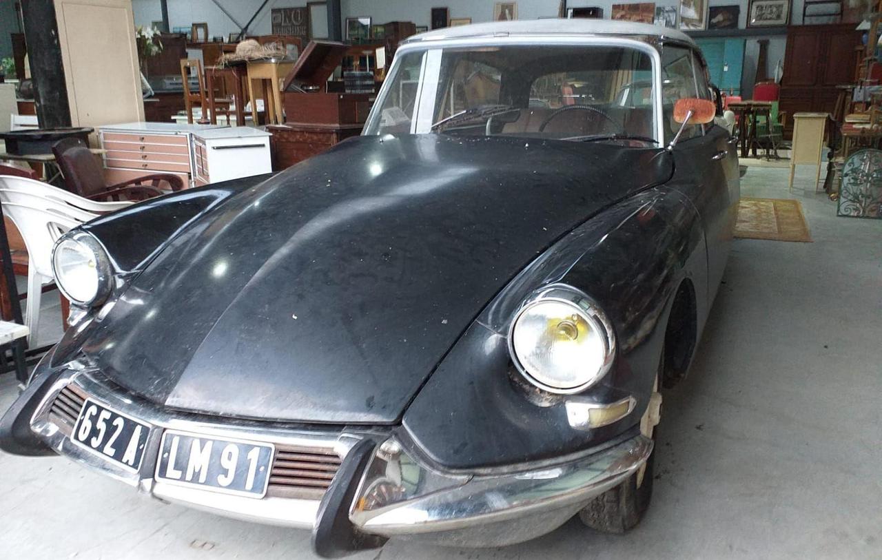 11 Rue Du Bosquet Mortefontaine En Thelle A Mortefontaine-en-Thelle, une brocante géante a débarqué - Le Parisien