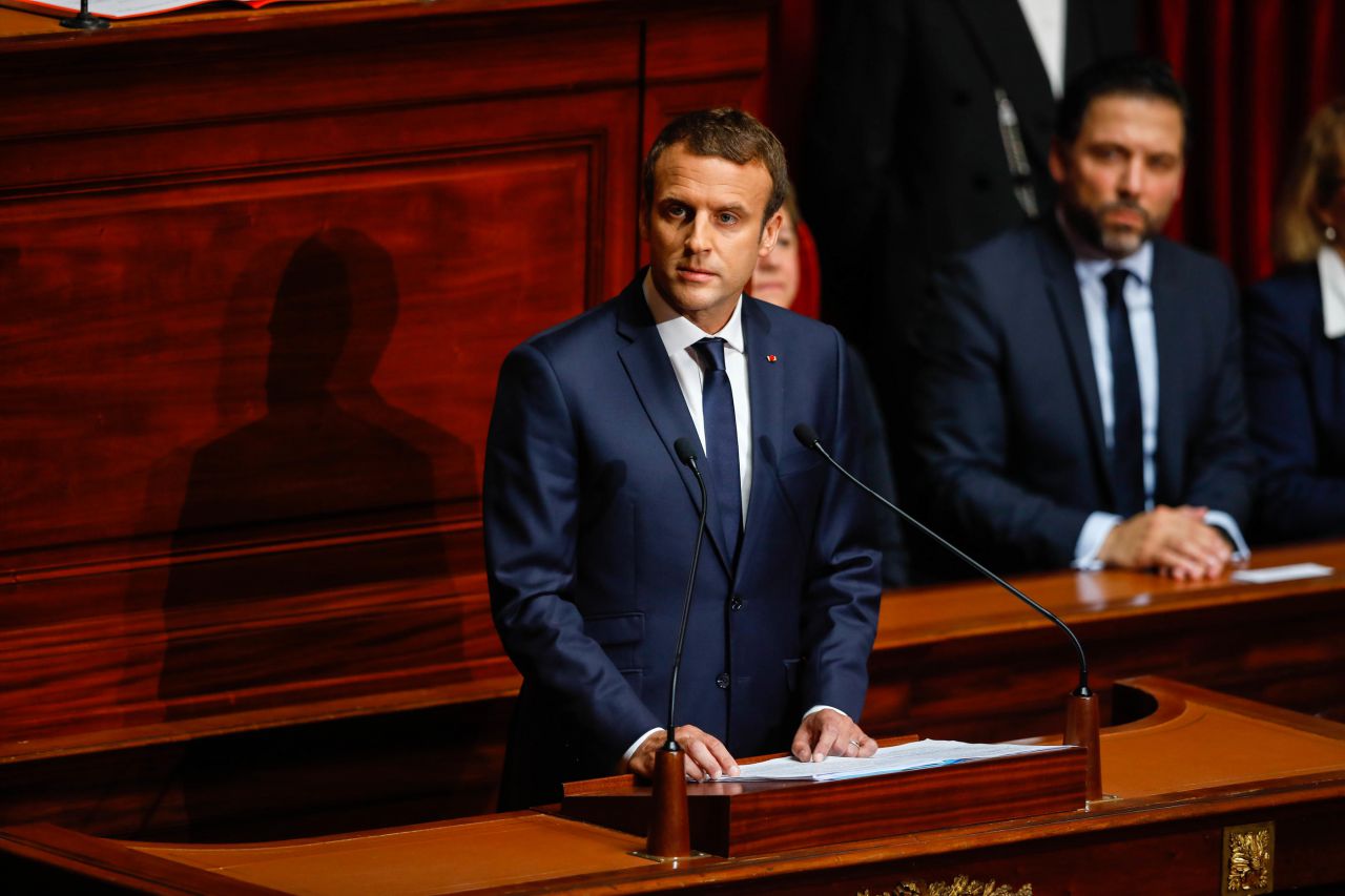 Macron Ils Vont Finir Par Me Buter Macron appelle les médias «à en finir avec la recherche incessante du