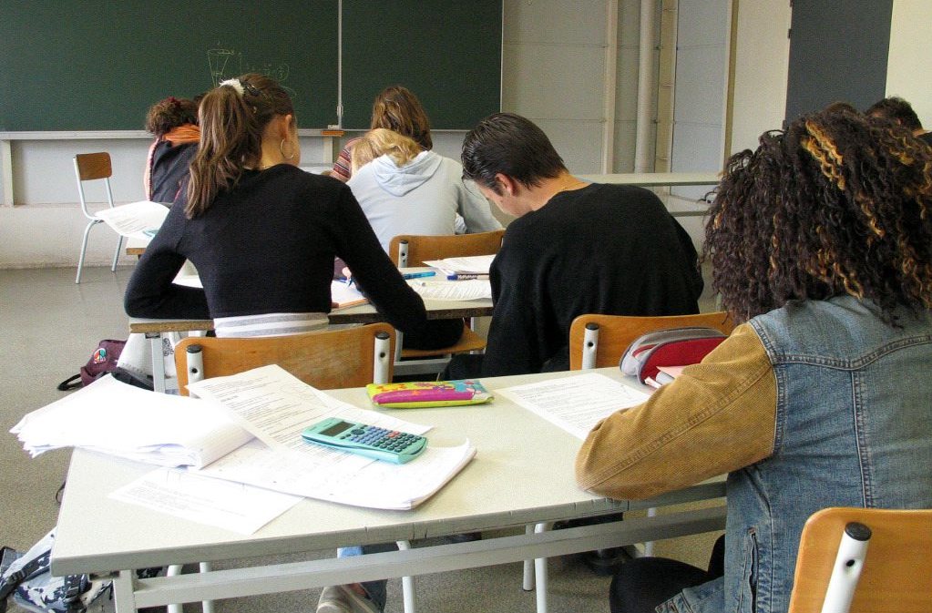 Offre D'emploi Surveillant Scolaire Ile De France