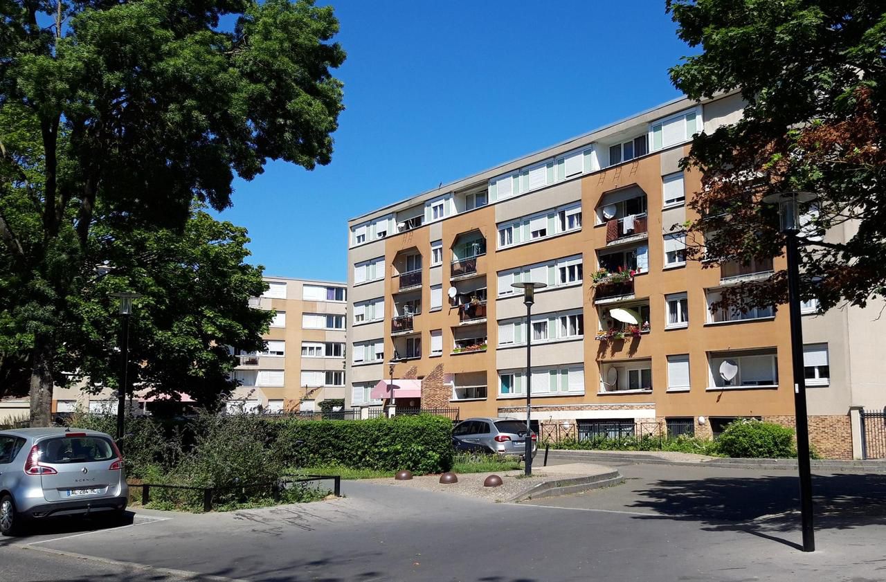Maison De La Justice Et Du Droit Trappes Trappes : deux portes d'appartement transpercées à coups de fusil - Le  Parisien