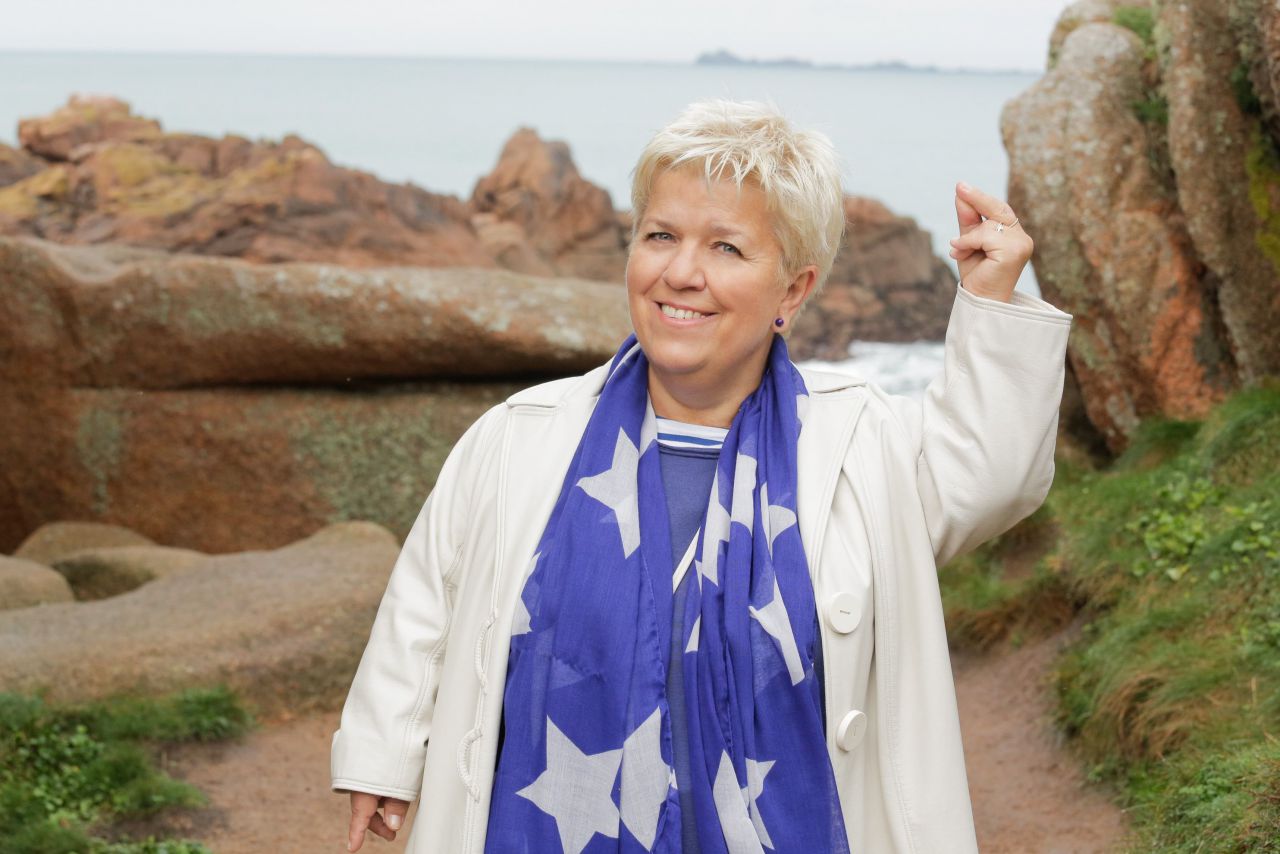 Josephine Ange Gardien La Tete Dans Les Etoiles Audiences TV : TF1 démarre l'année en tête grâce à «Joséphine, ange