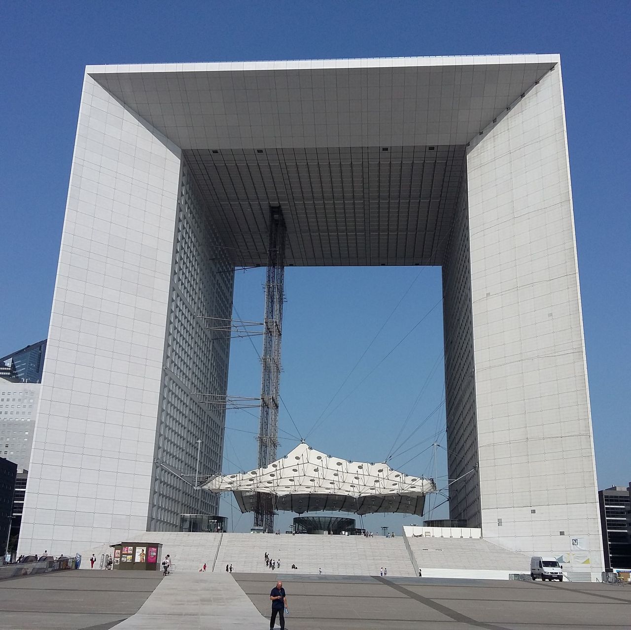 Toit De L Arche De La Défense Insolite : une ferme sur le toit de la Grande Arche de la Défense