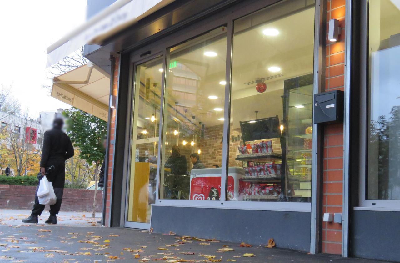 Evry-Courcouronnes : au lendemain d’Halloween, il braque une boulangerie avec un masque de clown - Le Parisien