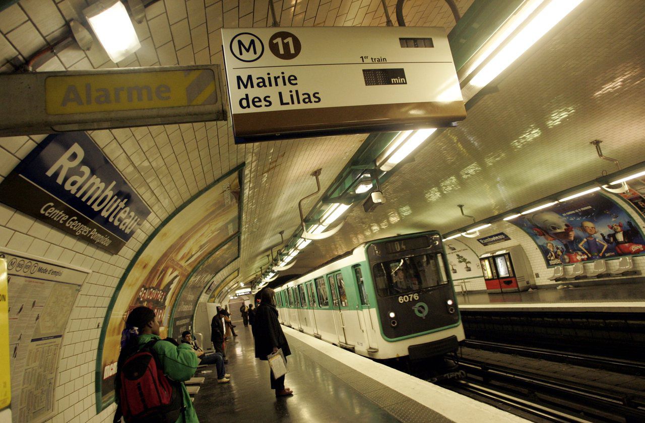 Ligne 11 du métro tout le monde descend à Hôtel de Ville Le Parisien