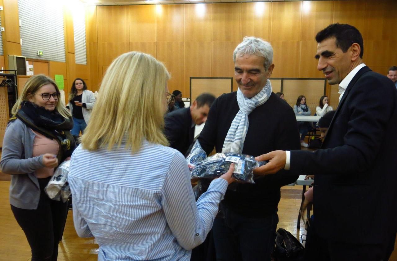 Meaux : Domenech célèbre les cent stagiaires du diplôme d’animateur foot - Le Parisien