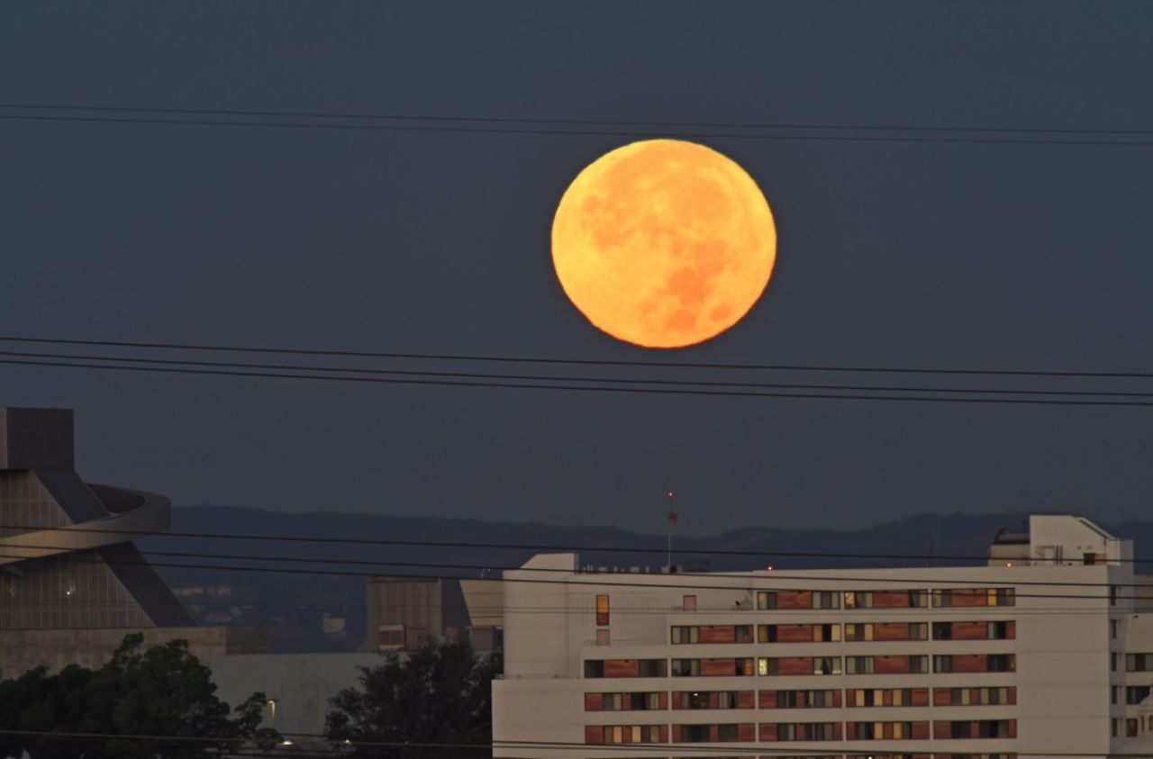 Pix Lune 1 Ville On va pouvoir contempler une super lune - Le Parisien
