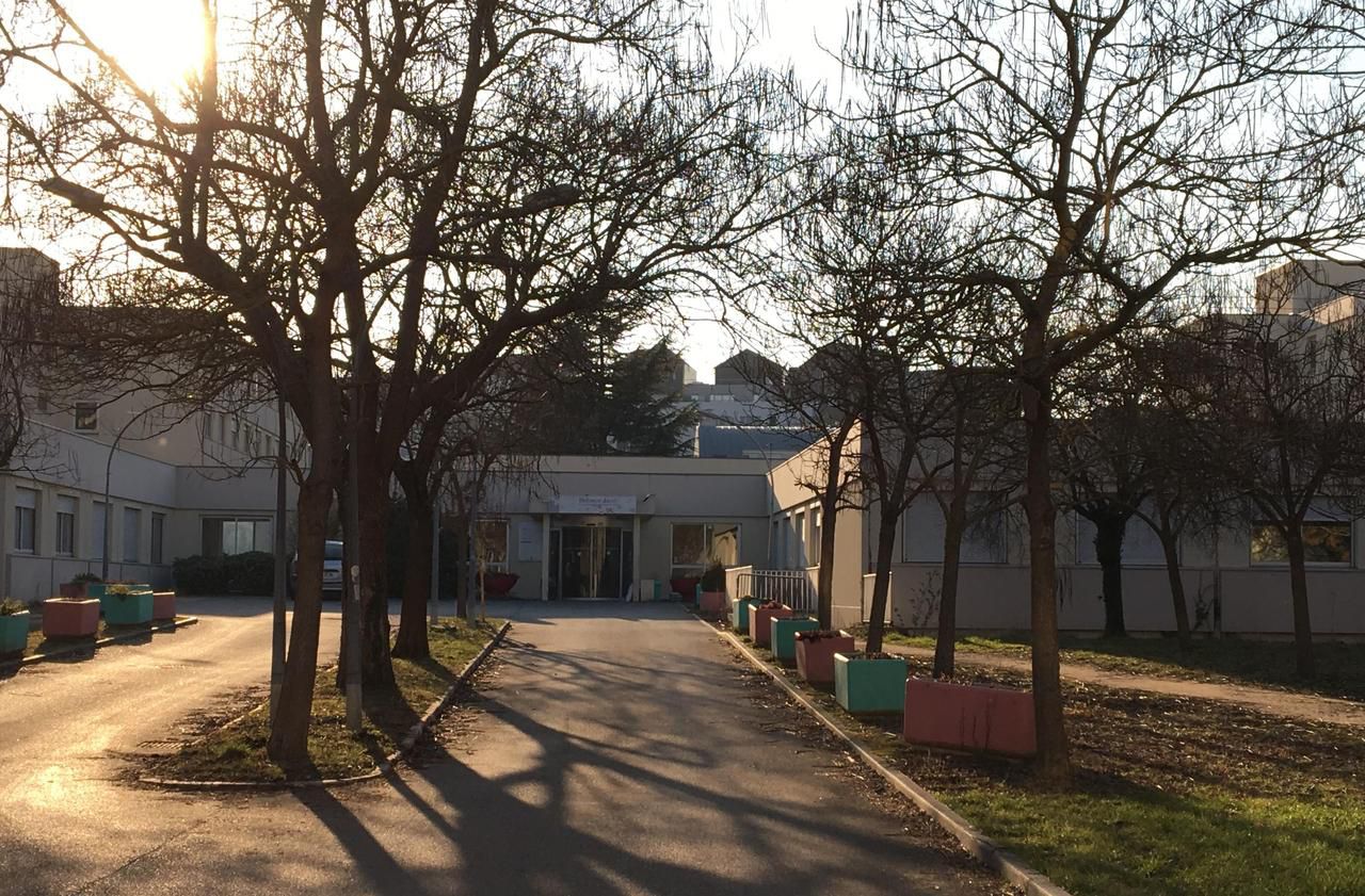 LimeilBrévannes 150 lits en gériatrie supprimés